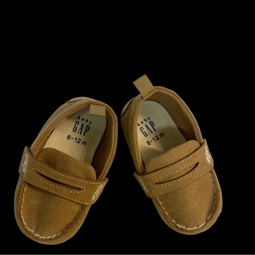 BABY GAP tan moccasin penny loafer size 6 - 12 months